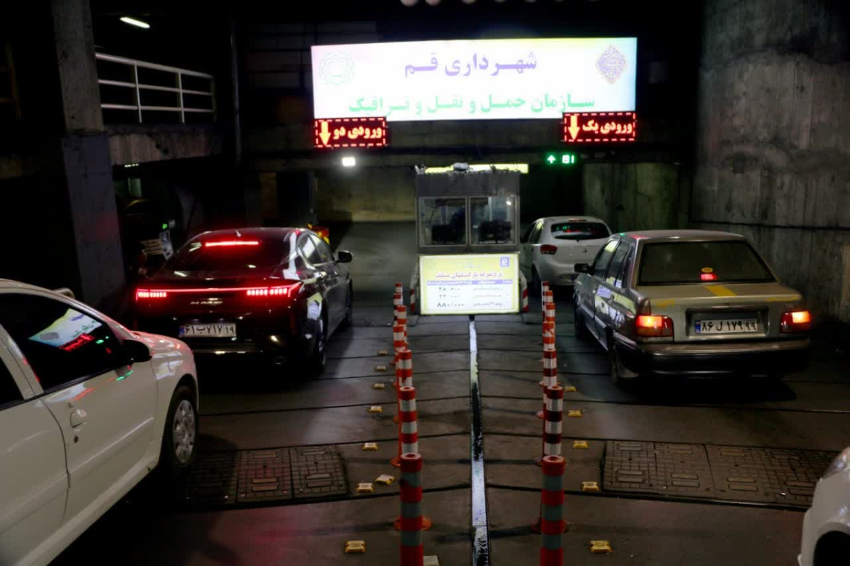 کاهش توقف دوبله در قم با افزایش چشمگیر پارکینگ‌های شهری
